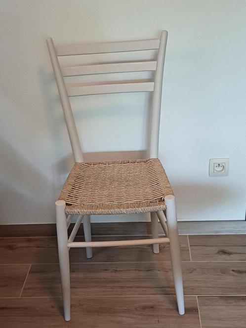 Charmant opgeknapt stoeltje uit Holland , als Nieuw zie obje, Huis en Inrichting, Stoelen, Zo goed als nieuw, Hout, Ophalen