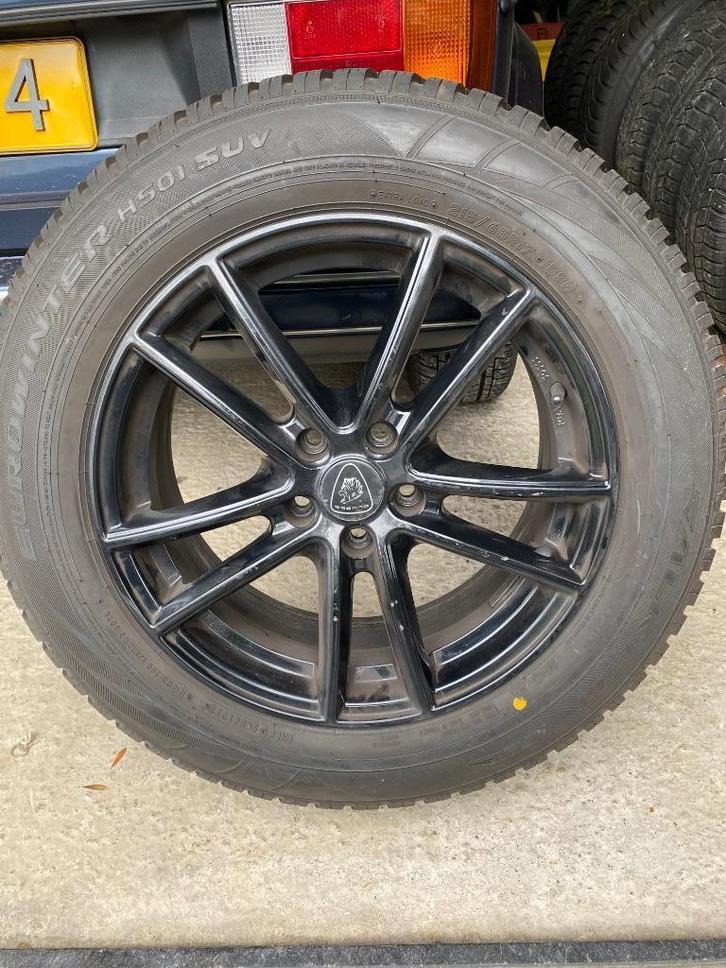 Jantes noires avec pneus 17 pouces 215/65/R17, Autos : Pièces & Accessoires, Pneus & Jantes, Pneus et Jantes, Pneus hiver, 17 pouces