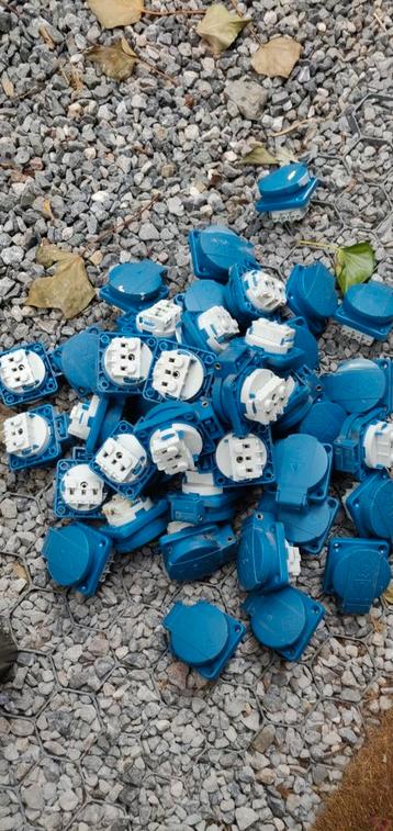 prises chassis allemande IP44 beschikbaar voor biedingen