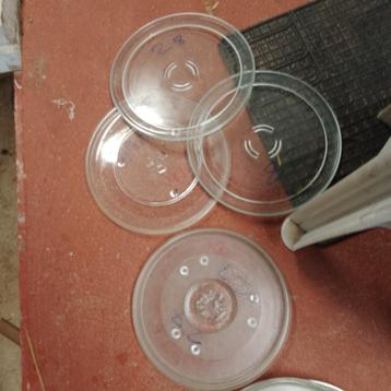 Plateaux en verre spécial micro ondes beschikbaar voor biedingen