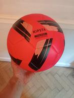 Ballon de foot Kipsta training 5 rouge, Sports & Fitness, Football, Enlèvement, Neuf, Ballon