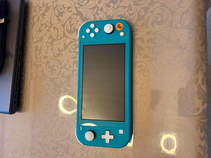 Nintendo switch lite - animal crossing, Games en Spelcomputers, Games | Nintendo Switch, Zo goed als nieuw, Overige genres, Vanaf 7 jaar
