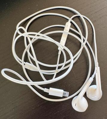 Apple Earpods lightning connector - nooit gebruikt beschikbaar voor biedingen