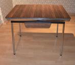 Table de cuisine avec rallanges et tiroir pour couverts, Maison & Meubles, Tables | Tables à manger, Enlèvement, Utilisé, 50 à 100 cm