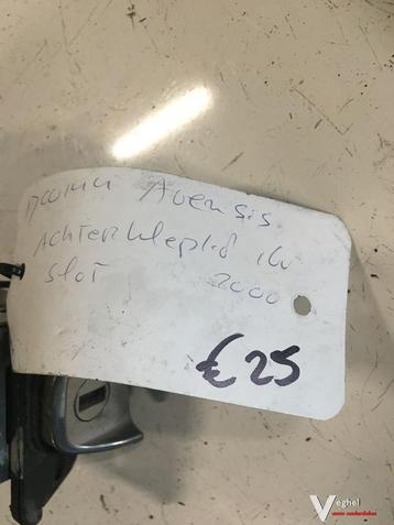Toyota Avensis 2000 Achterklepslot beschikbaar voor biedingen