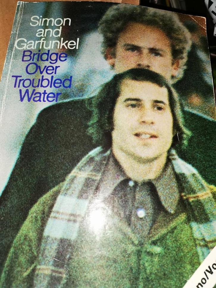 Simon & Carfunkel- bridge over trouble waters vocals/piano, Muziek en Instrumenten, Bladmuziek, Zo goed als nieuw, Piano, Zang