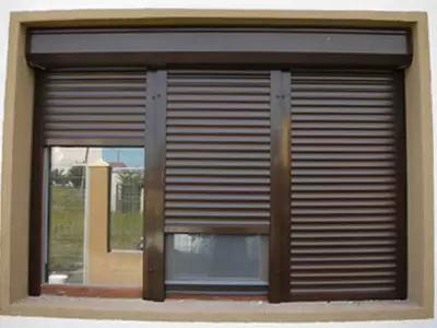 ROLLUIKEN/ELEKTRISCHE ROLLUIKEN/ROLLUIKEN OP ZONNE-ENERGIE, Huis en Inrichting, Stoffering | Gordijnen en Lamellen