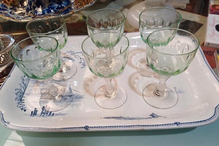 6 petit verres à vin Val Saint Lambert en urane (ouraline), Antiek en Kunst, Antiek | Glaswerk en Kristal, Ophalen