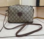 Vintage leren schoudertas van Gucci, Handtassen en Accessoires, Tassen | Damestassen, Ophalen of Verzenden, Gebruikt, Beige, Schoudertasje