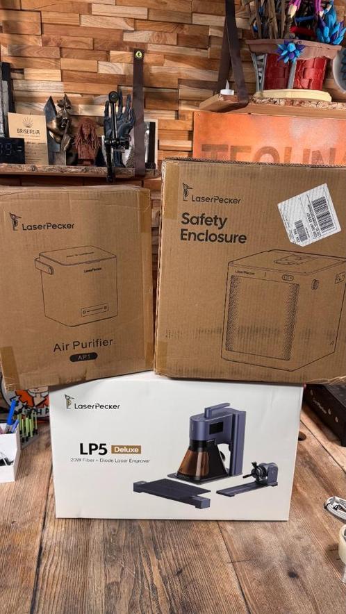 LaserPecker 5 Deluxe + veiligheidsbehuizing + luchtreiniging, Hobby en Vrije tijd, Overige Hobby en Vrije tijd, Zo goed als nieuw