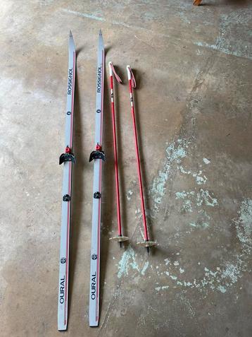 Ski de fond vintage beschikbaar voor biedingen