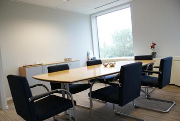 Vergadertafel massief beuk beschikbaar voor biedingen