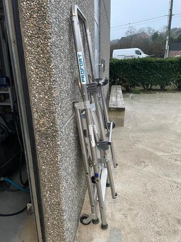 À vendre escabeau  beschikbaar voor biedingen