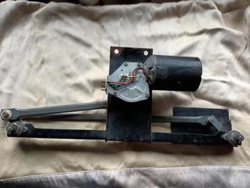 Ruitenwissermotor voor Renault R4-5-6 beschikbaar voor biedingen