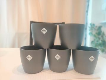 Elho Brussel Round Anthrasiet Bloempotten - 9,5 cm & 10,5 cm beschikbaar voor biedingen