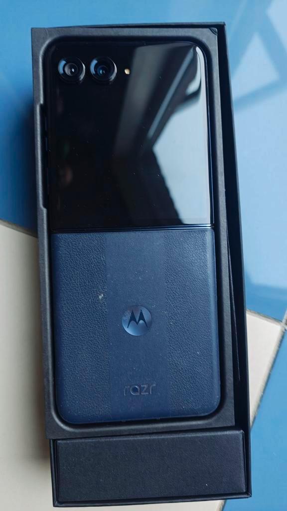 Motorola Razr 50 Ultra (Garantie jusqu'en mars 2027), Télécoms, Téléphonie mobile | Motorola, À clapet, Enlèvement ou Envoi