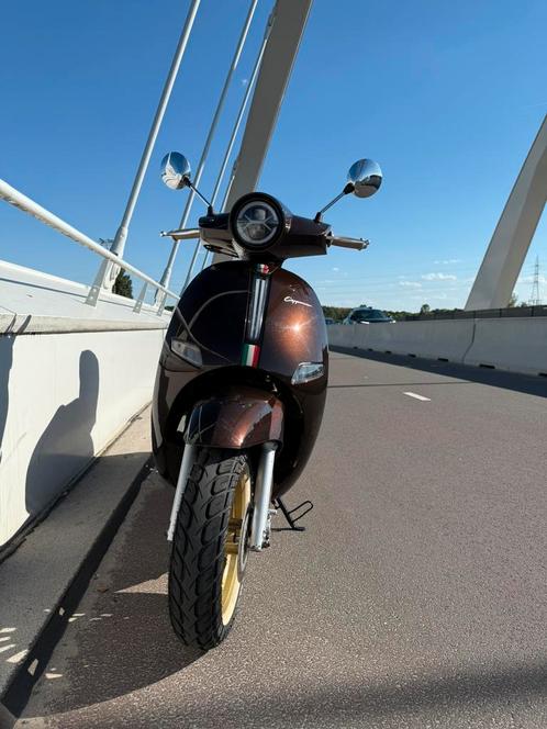 Brommer GTS Cappuccino te koop, Fietsen en Brommers, Snorfietsen en Snorscooters, Zo goed als nieuw, Overige merken, Benzine, Ophalen