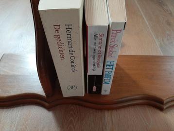 Retro wand- of boekenplank van grootouders jaren 60-70 beschikbaar voor biedingen
