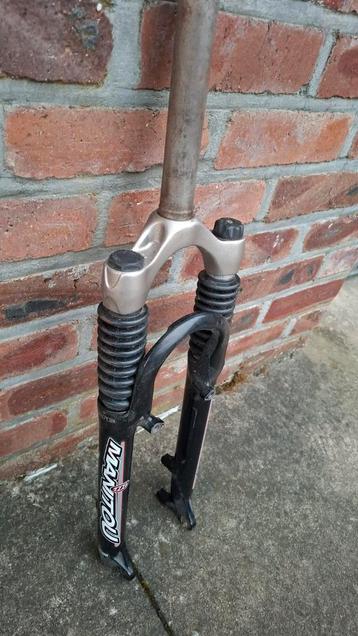 *** VERSCHILLENDE FIETSONDERDELEN *** beschikbaar voor biedingen