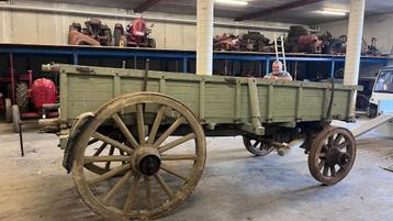 Authentieke houten boeren transportkar Emile Matton beschikbaar voor biedingen