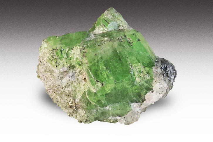 Tsavoriet Granaat Tanzania, Verzamelen, Mineralen en Fossielen, Mineraal, Ophalen of Verzenden