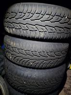 A vendre  jante alu  dacia duster avec  pneus, Autos : Pièces & Accessoires, Pneus & Jantes, Neuf, 215 mm, 4 Saisons, 16 pouces