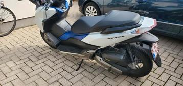 Honda Forza 125cc bj 2017
Led koplamp
Keyless ontgrendelen e beschikbaar voor biedingen