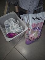 Arbre à chat, nourriture et litière, Enlèvement