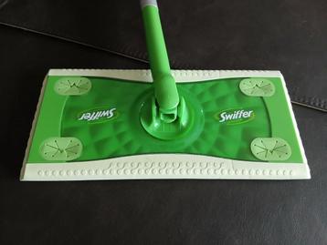 NIEUWE SWIFFER VLOERREINIGER MET DROGE DOEKJES  beschikbaar voor biedingen