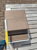 Gratis 35 tegels, Ophalen, Zo goed als nieuw
