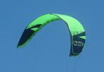 Superbe ensemble de kite 14m2 + 10,5m2 + board - état neuf, Watersport en Boten, Kitesurfen, Ophalen, Zo goed als nieuw, Kite