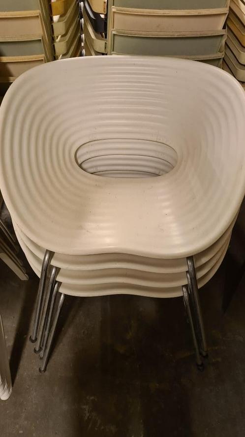 Vitra Tom Vac design kuipstoelen, Tuin en Terras, Tuinstoelen, Zo goed als nieuw, Plastic, Stapelbaar, Ophalen of Verzenden