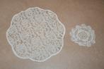 Twee ronde kanten lapjes - diameters 34 en 17 cm, Antiek en Kunst, Verzenden