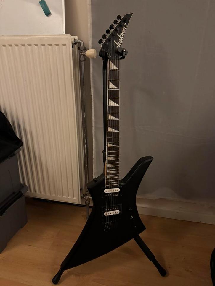 Jackson Kelly JS32T Satin Black elektrische gitaar, Musique & Instruments, Instruments à corde | Guitares | Électriques, Utilisé