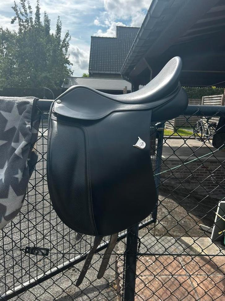 Bates Cair zadel + singel + zadelhoes, Dieren en Toebehoren, Paarden en Pony's | Zadels, Zo goed als nieuw, Dressuur, Ophalen of Verzenden