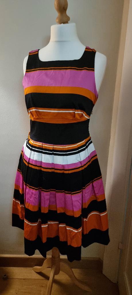 Article NEUF : Robe Rinascimento - Taille L, Vêtements | Femmes, Robes, Neuf, Taille 42/44 (L), Longueur genou, Enlèvement ou Envoi