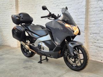 Honda Integra NC700 DC  @motomobilia  42000km.   Bouwjaar: 0 beschikbaar voor biedingen