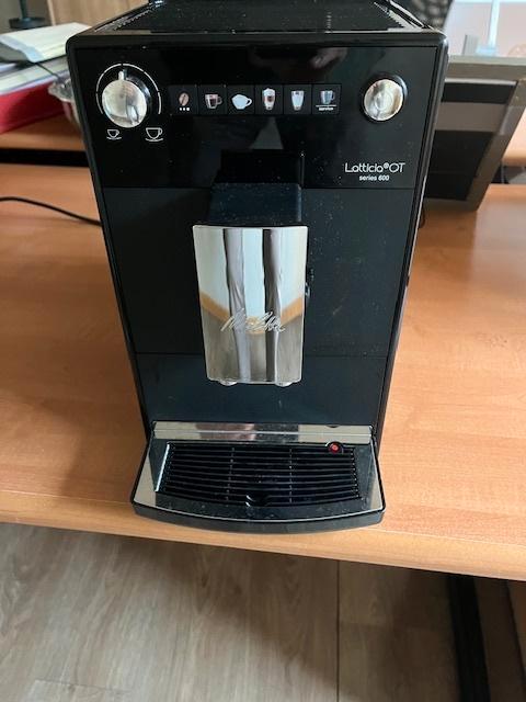 koffiemachine, Electroménager, Cafetières, Comme neuf, Café en grains, Cafetière, 2 à 4 tasses, Réservoir d'eau amovible, Tuyau à Vapeur