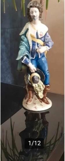 Zeldzame beeld van D' Artagnan.

 beschikbaar voor biedingen