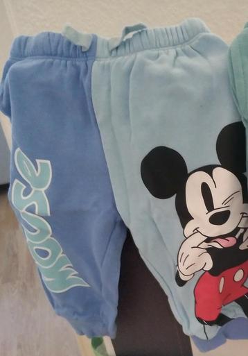 Set babykleding (Maat : 80 cm) beschikbaar voor biedingen