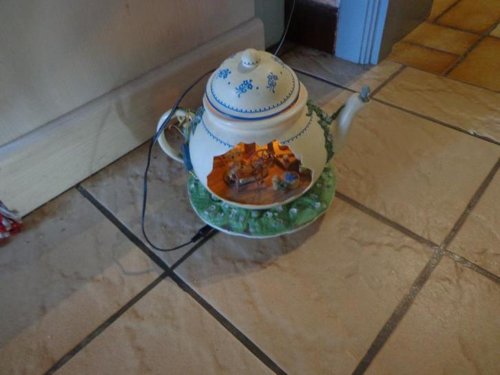 Mooie oude enesco muziekdoos - theepot, Antiek en Kunst, Curiosa en Brocante, Ophalen