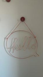 ‘Hello’ decoratie met lichte gebruikssporen, Maison & Meubles, Enlèvement, Utilisé