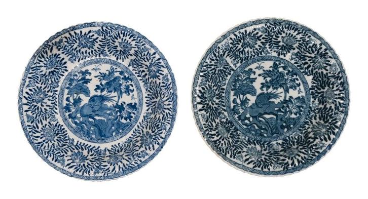Paire d'assiettes —vers 1910 Mosa Maastricht (Petrus Regout), Antiquités & Art, Antiquités | Porcelaine, Enlèvement ou Envoi