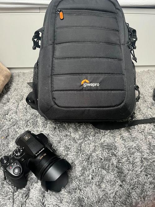 Panasonic Lumix FZ300 camera + lader + optie Lowepro rugzak, Audio, Tv en Foto, Fotocamera's Digitaal, Zo goed als nieuw, Spiegelreflex