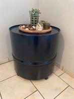 Mooi olievat op wieltjes met decoratie, Ophalen