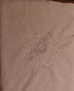 Nappe rectangulaire, beige,brodée sur les 4 angles,, Enlèvement