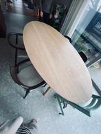 Tafel, Enlèvement, Ovale