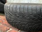 2 pneus hiver Nokian. 205/55 r16, Enlèvement ou Envoi