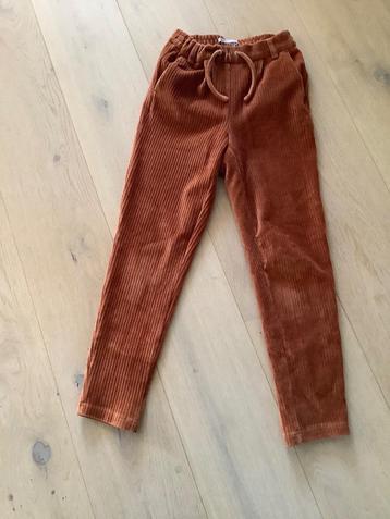 Broek maat 140 beschikbaar voor biedingen
