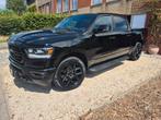 Dodge Ram Laramie 2023 39000km night edition, Auto's, Automaat, Achterwielaandrijving, Zwart, Leder